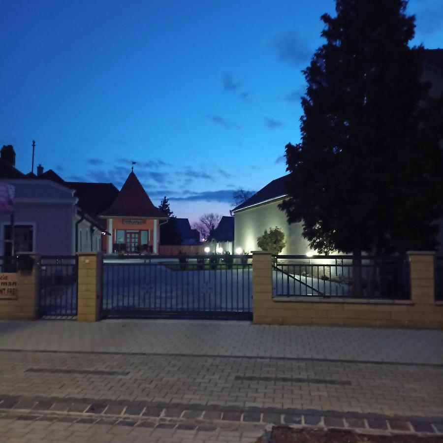 Livia Apartman Bük 外观 照片