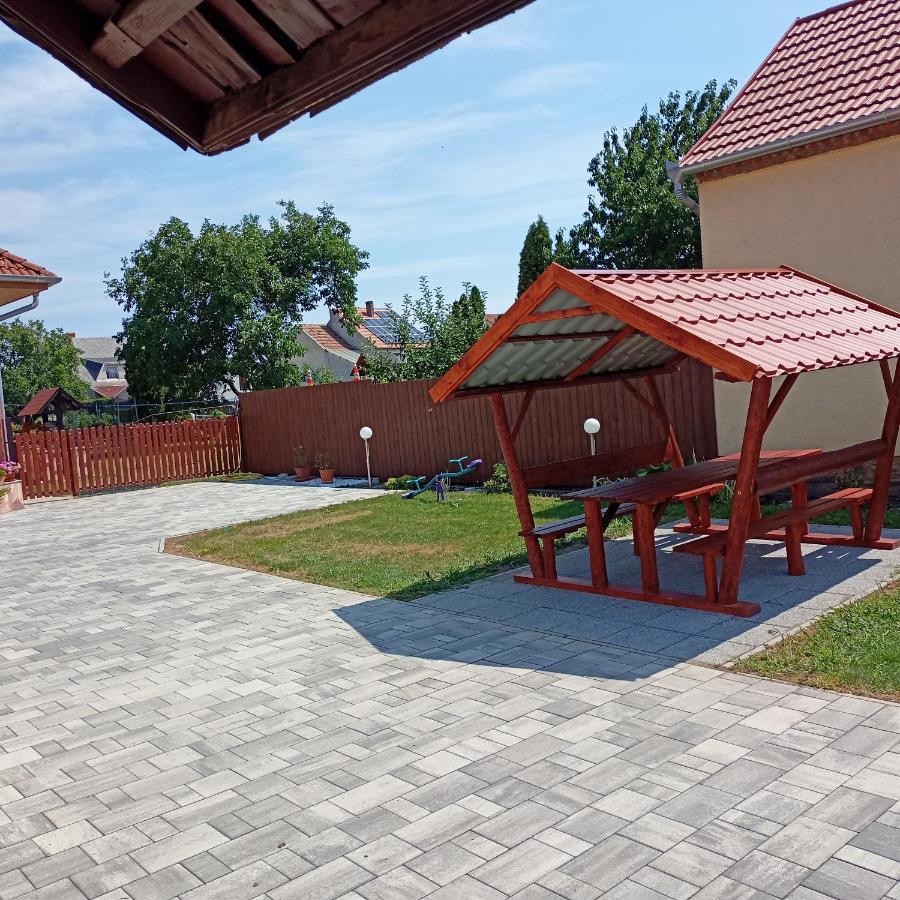 Livia Apartman Bük 外观 照片